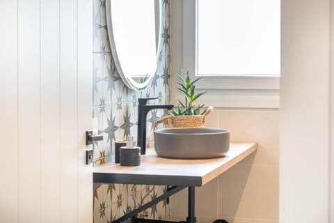 Baño planta baja, otra vista