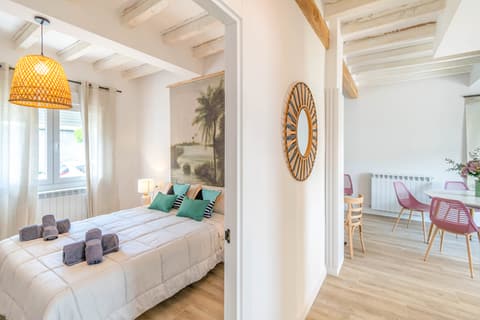 Dormitorio planta baja y pasillo